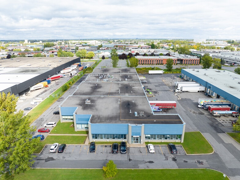 601-631 Rue Bériault, Longueuil, QC for lease - Building Photo - Image 2 of 7