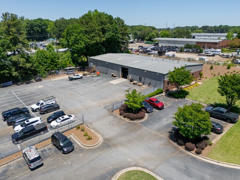 1030 Union Center Dr, Alpharetta, GA for lease - Building Photo - Image 2 of 9