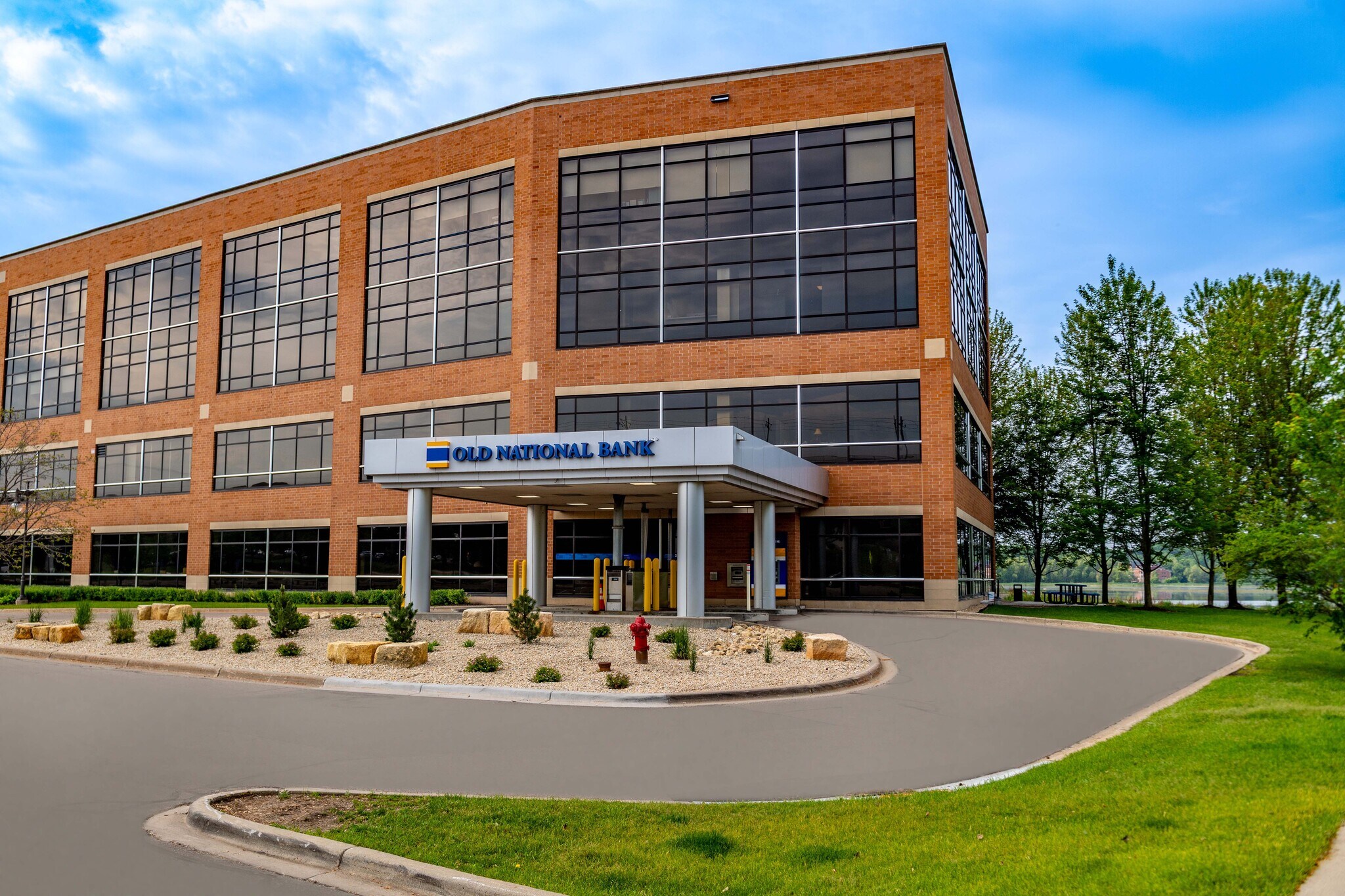 775 Prairie Center Dr, Eden Prairie, MN à louer Photo principale- Image 1 de 14