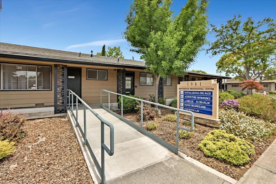1961 Pruneridge Ave, Santa Clara, CA à louer - Photo du bâtiment - Image 2 de 12