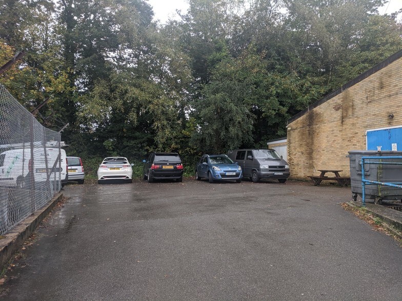 15 Burgess Rd, Hastings à louer - Photo du bâtiment - Image 2 de 8