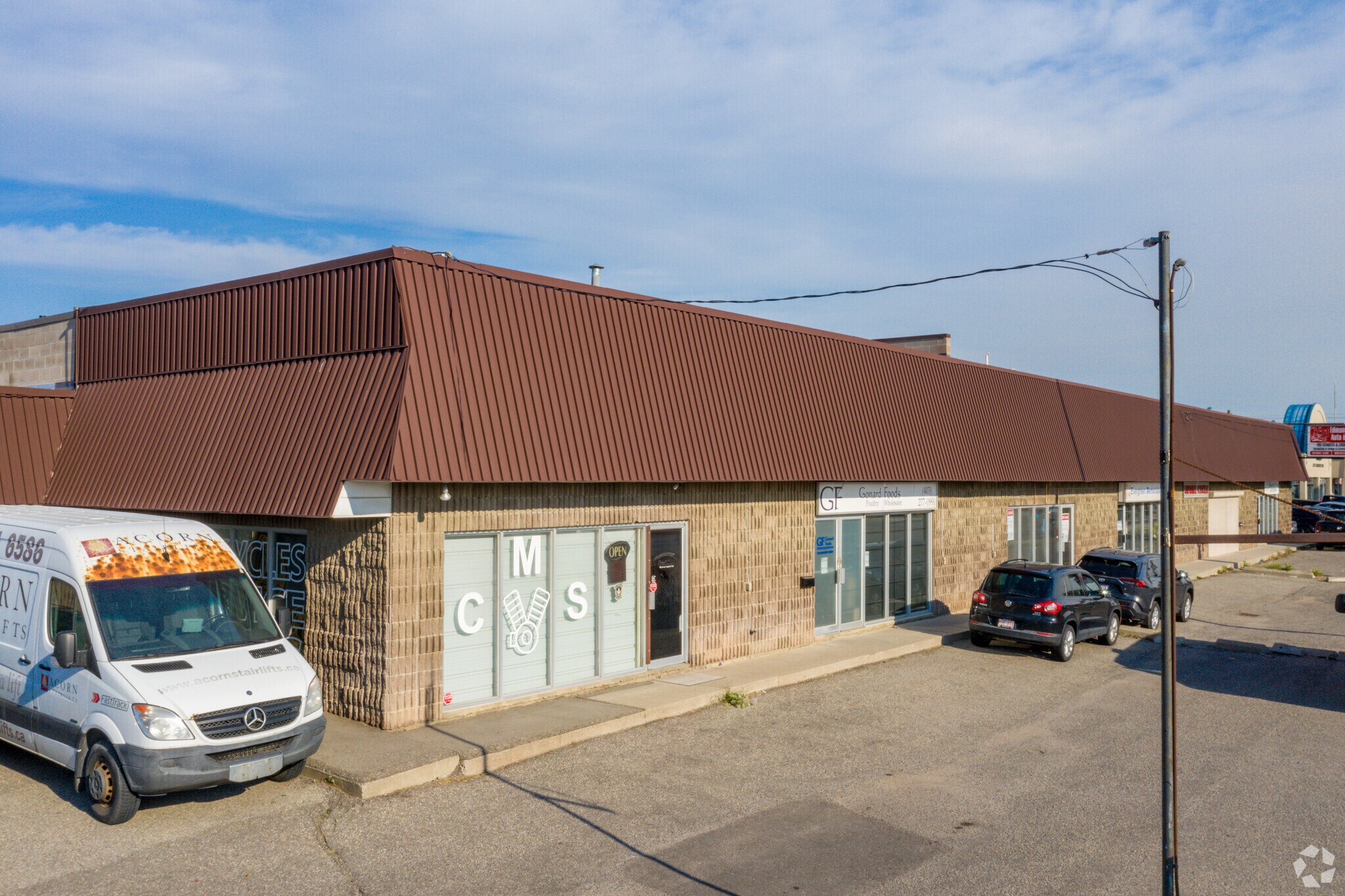 3915 Edmonton Trl NE, Calgary, AB for sale Primary Photo- Image 1 of 1