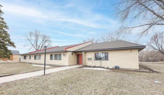 315 E Main St, Cyrus, MN à vendre - Photo du bâtiment - Image 2 de 22