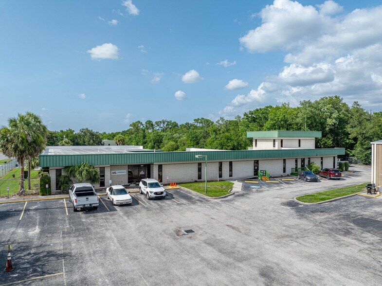 DMG Drive Investment portefeuille de 2 propriétés à vendre sur LoopNet.ca - Photo du bâtiment - Image 3 de 24