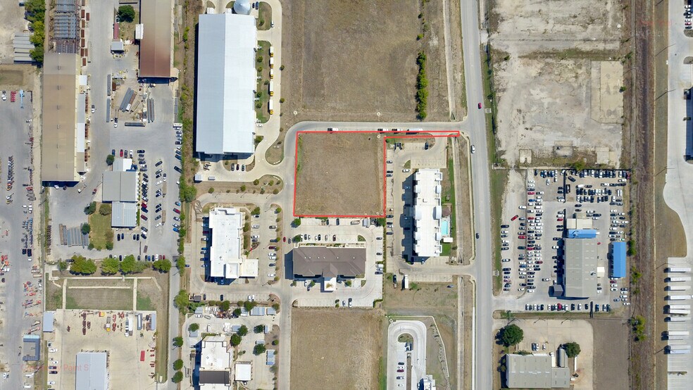 221 ST Dr, Buda, TX à vendre - Photo du bâtiment - Image 1 de 11