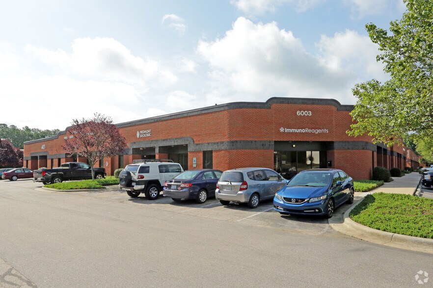 5995-6005 Chapel Hill Rd, Raleigh, NC for lease - Primary Photo - Image 1 of 8