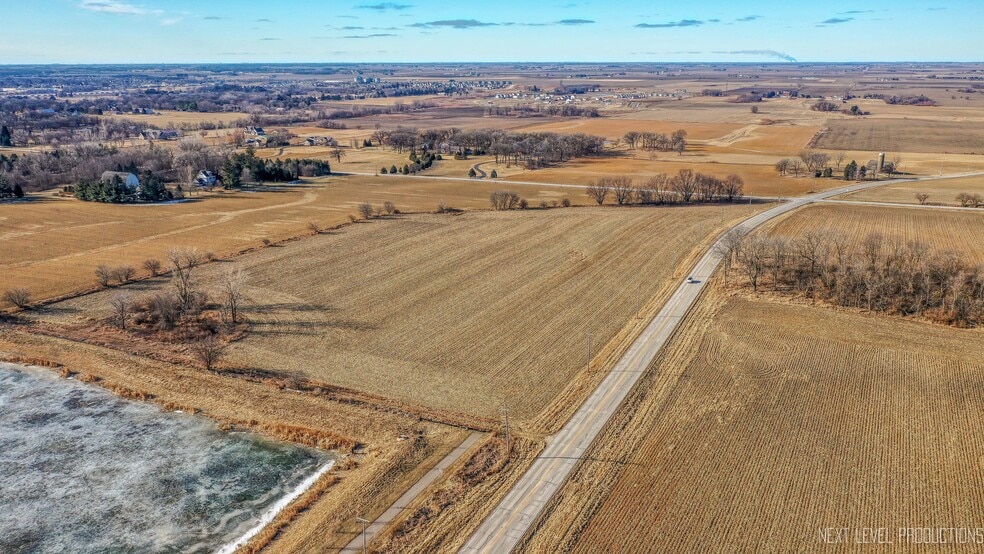 001 Big Timber Rd, Hampshire, IL à vendre - Photo du bâtiment - Image 2 de 7