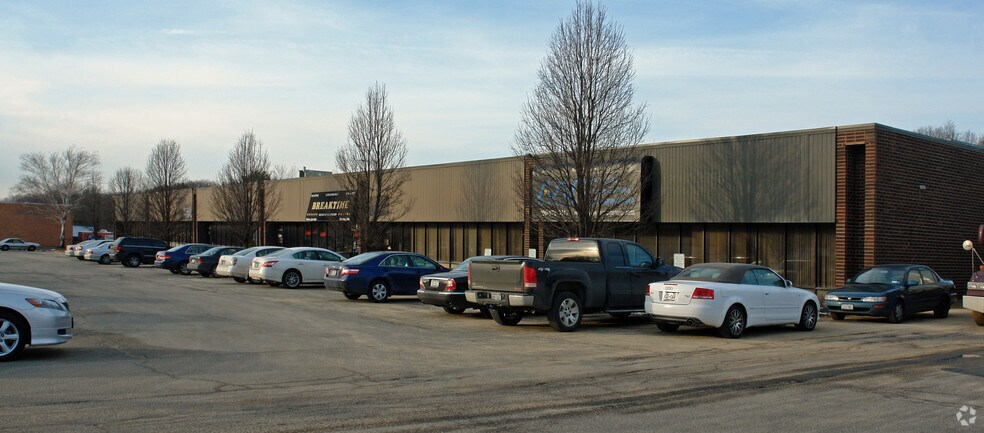 30 Oser Ave, Hauppauge, NY à louer - Photo principale - Image 1 de 2