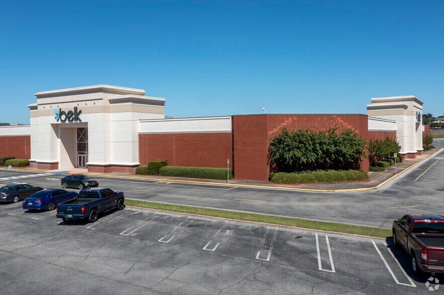 1701 McFarland Blvd E, Tuscaloosa, AL à louer - Photo du bâtiment - Image 3 de 14
