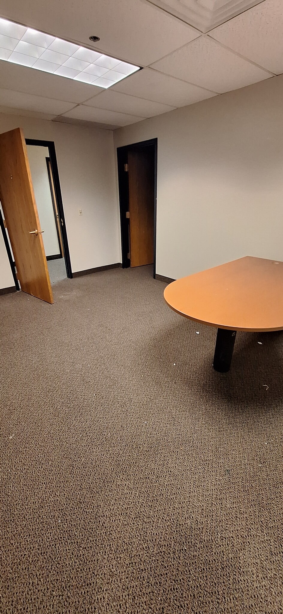 750 2nd St NE, Hopkins, MN à louer Photo intérieure- Image 1 de 2