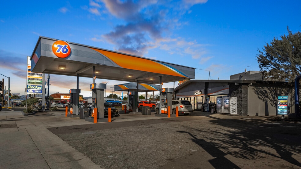 United Pacific: Master Lease Portfolio portfolio of 13 properties for sale on LoopNet.ca - Building Photo - Image 2 of 14