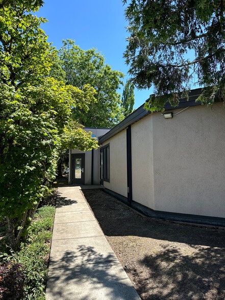 1390 Waverly Dr SE, Albany, OR for lease - Building Photo - Image 3 of 10