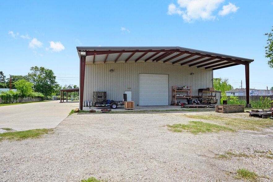 8904 Taub Rd, Houston, TX for lease - Building Photo - Image 2 of 5