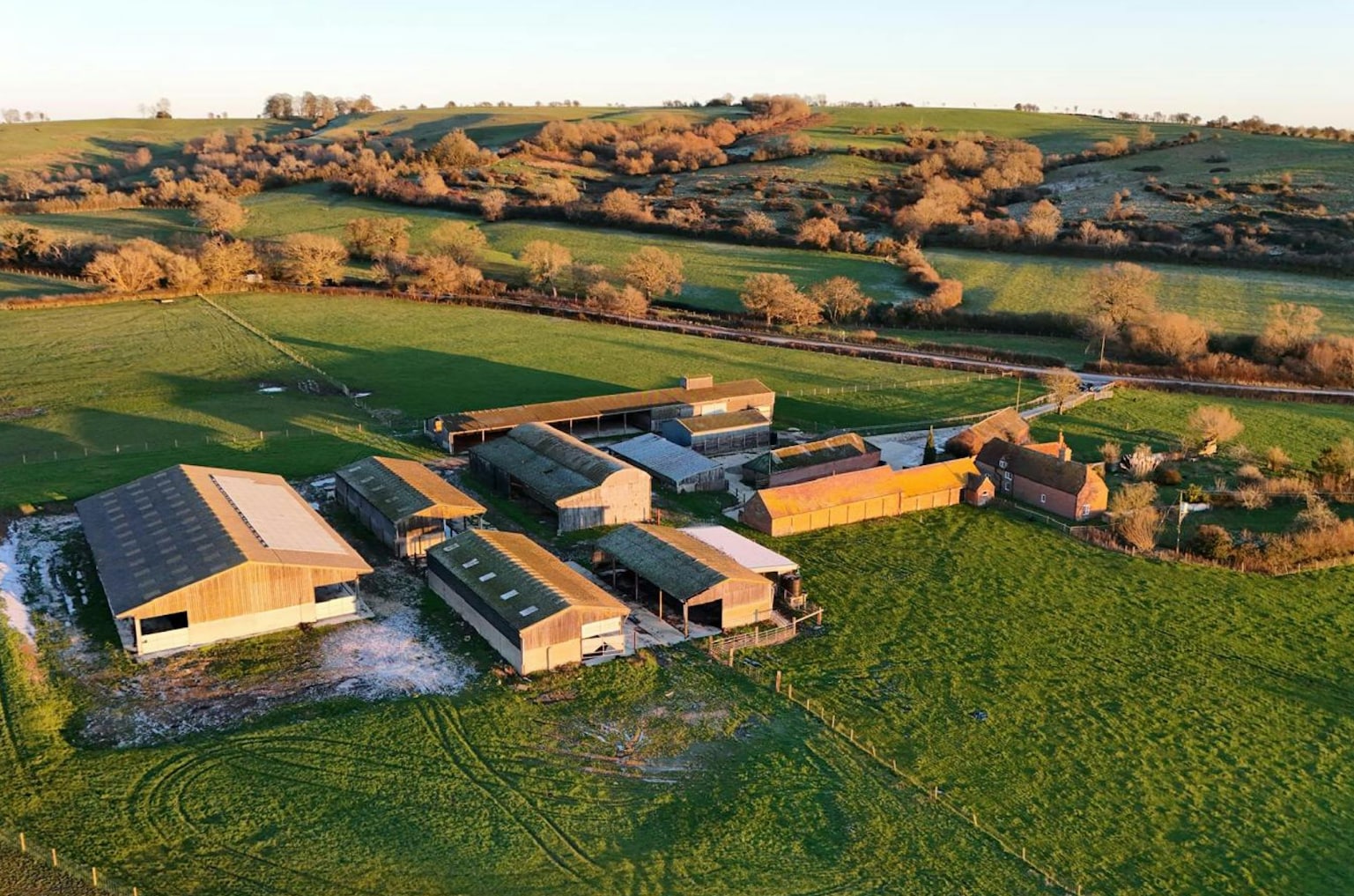 B4011 Aylesbury, Aylesbury for lease Primary Photo- Image 1 of 4