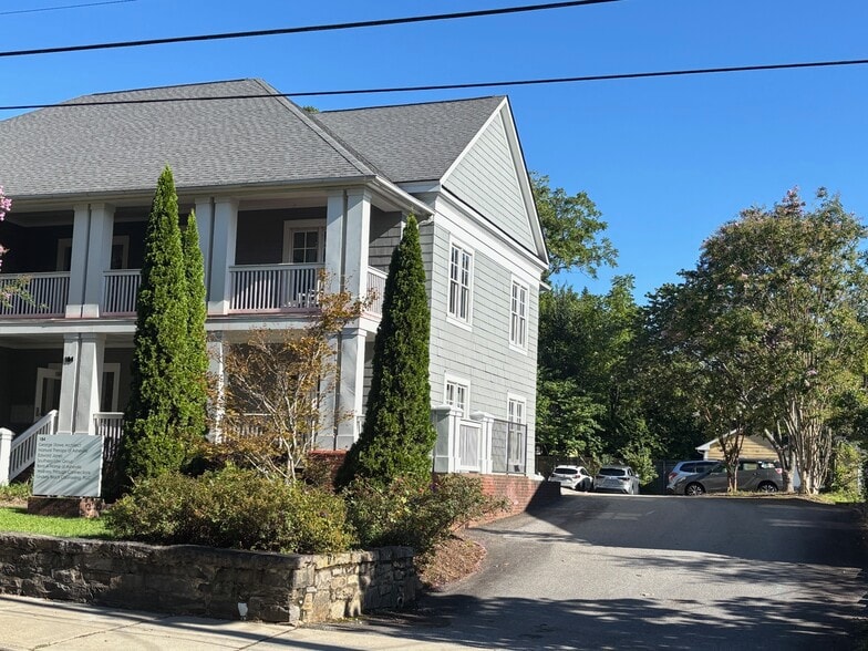 184 E Chestnut St, Asheville, NC for lease - Building Photo - Image 2 of 3