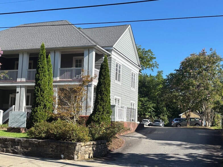 184 E Chestnut St, Asheville, NC à louer - Photo du bâtiment - Image 2 de 3