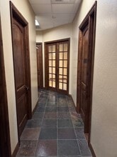 303 E Caldwell Ave, Visalia, CA à louer Photo du bâtiment- Image 1 de 14