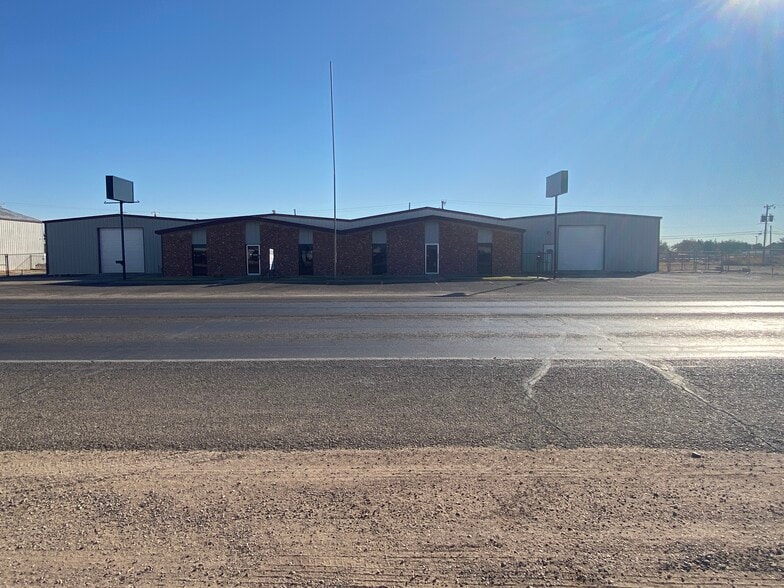 8326 N County Rd W, Odessa, TX for lease - Building Photo - Image 3 of 32