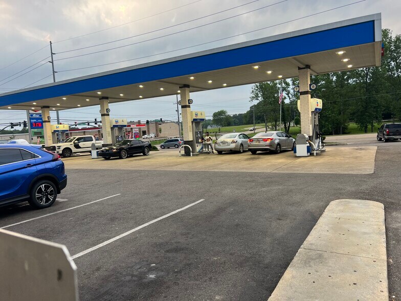 2841 Cliff Gookin Blvd, Tupelo, MS à vendre - Photo du bâtiment - Image 3 de 18