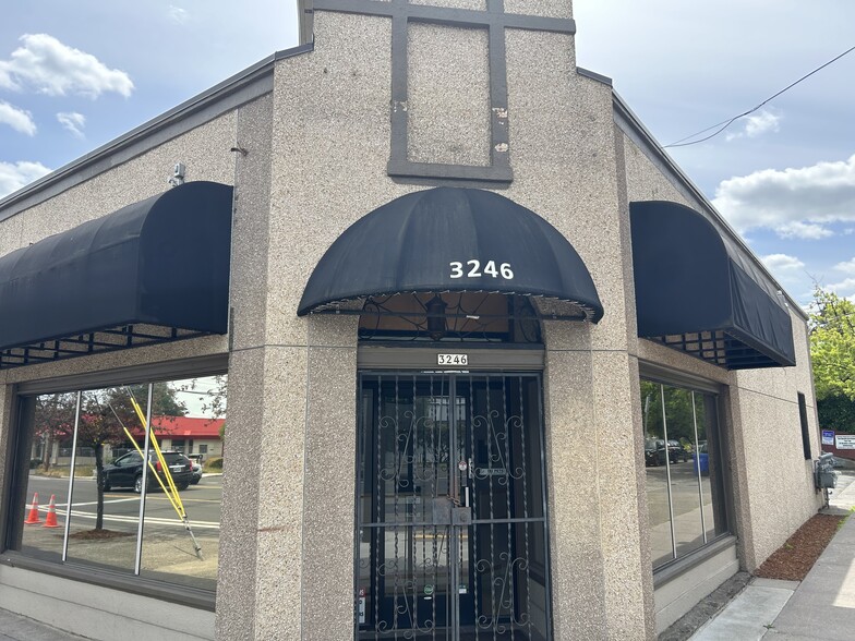 3226-3246 N Lombard St, Portland, OR for lease - Building Photo - Image 2 of 7