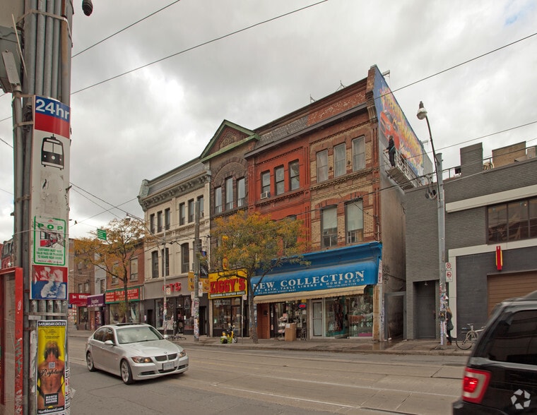 388-390 Queen St W, Toronto, ON à louer - Photo du bâtiment - Image 2 de 2
