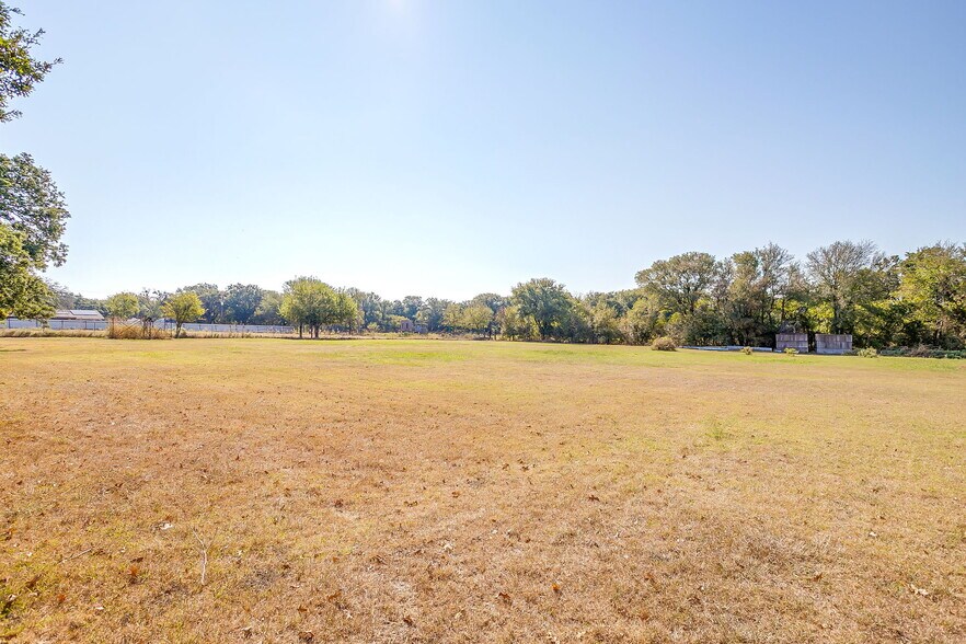 3545 N Main St, Cleburne, TX à louer - Photo du bâtiment - Image 2 de 69