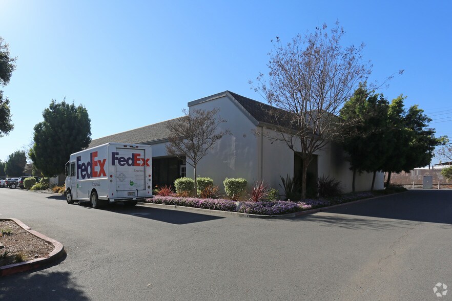 1901 E Carnegie Ave, Santa Ana, CA à vendre - Photo du bâtiment - Image 3 de 6