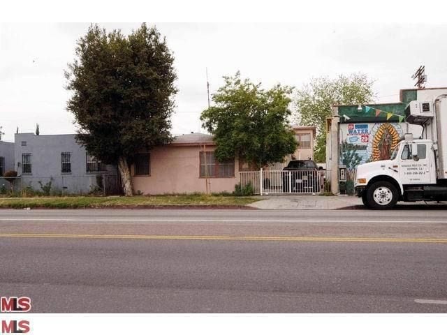8219 S Central Ave, Los Angeles, CA for sale - Primary Photo - Image 1 of 1