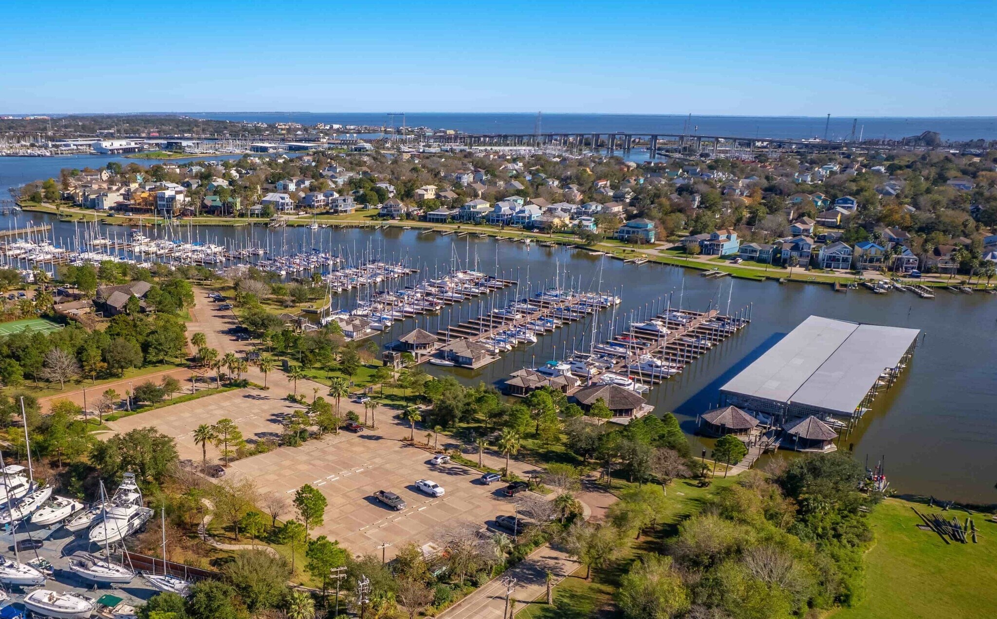 1500 Marina Bay Dr, Kemah, TX à louer Photo du bâtiment- Image 1 de 9