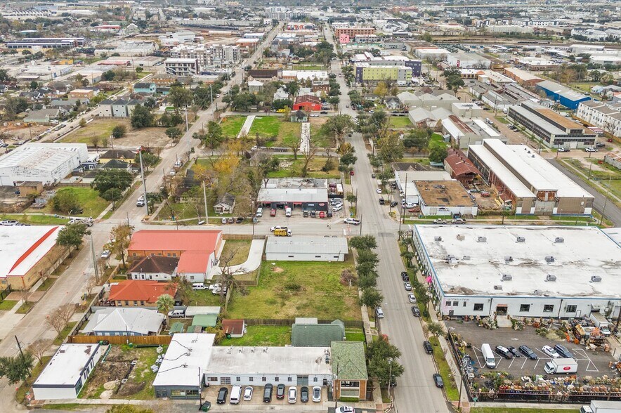 6 & 10 Sampson, Houston, TX for sale - Aerial - Image 3 of 7