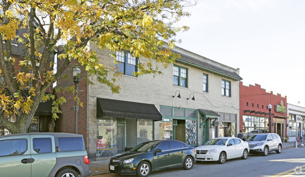 222-226 S Highland Ave, Pittsburgh, PA for lease - Primary Photo - Image 1 of 2