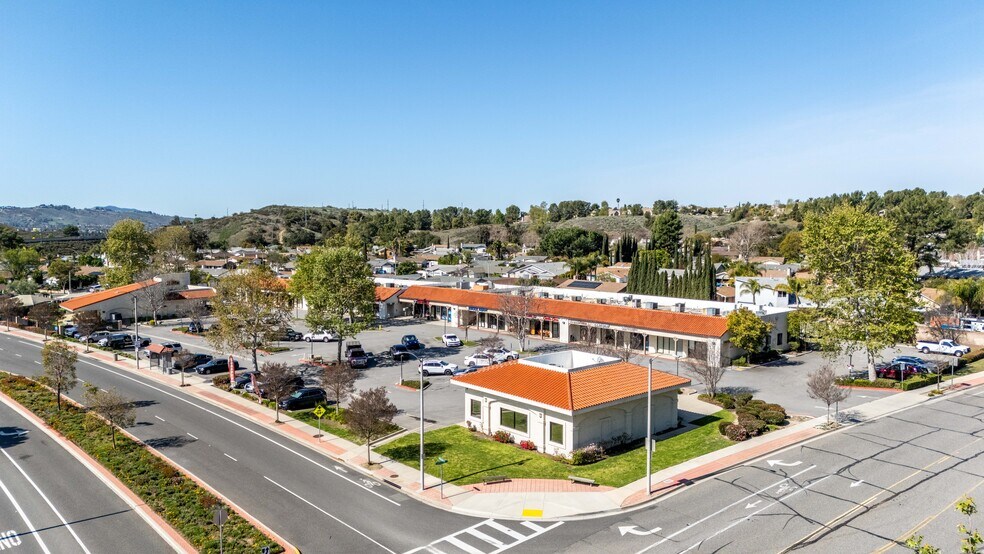 14701-14721 Princeton Ave, Moorpark, CA à louer - Photo du bâtiment - Image 3 de 37