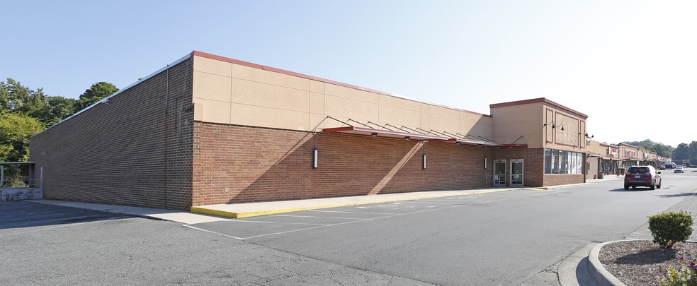 6321-6337 Albemarle Rd, Charlotte, NC for lease - Primary Photo - Image 1 of 13