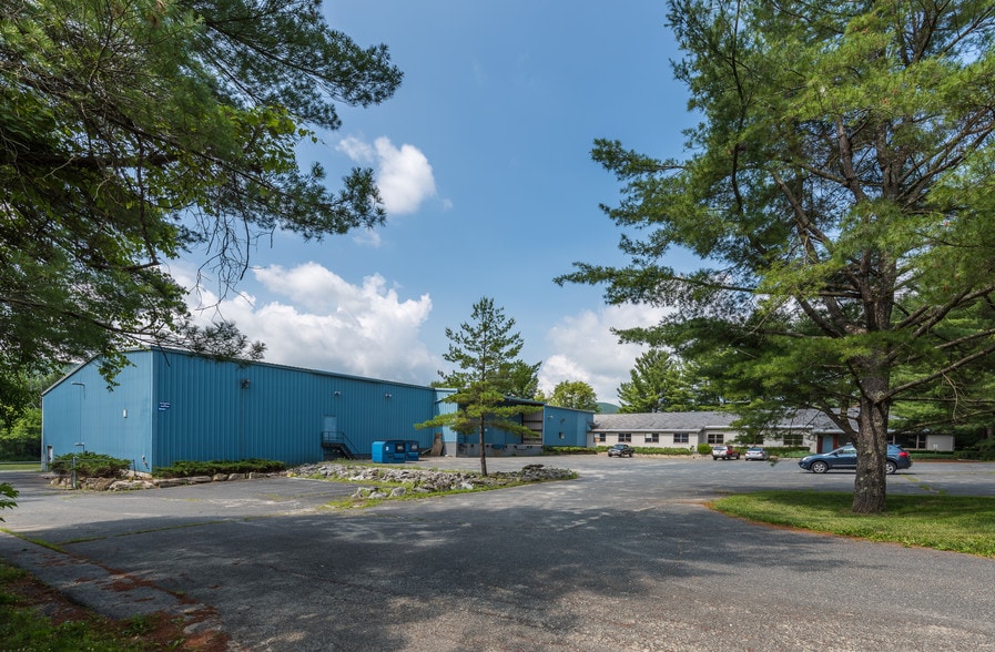 815 Pleasant St, Lee, MA for sale - Building Photo - Image 2 of 23