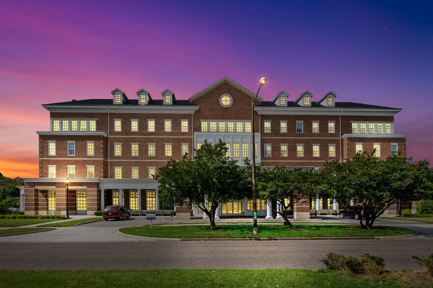 155 Kingsley Ln, Norfolk, VA à louer - Photo du bâtiment - Image 3 de 5