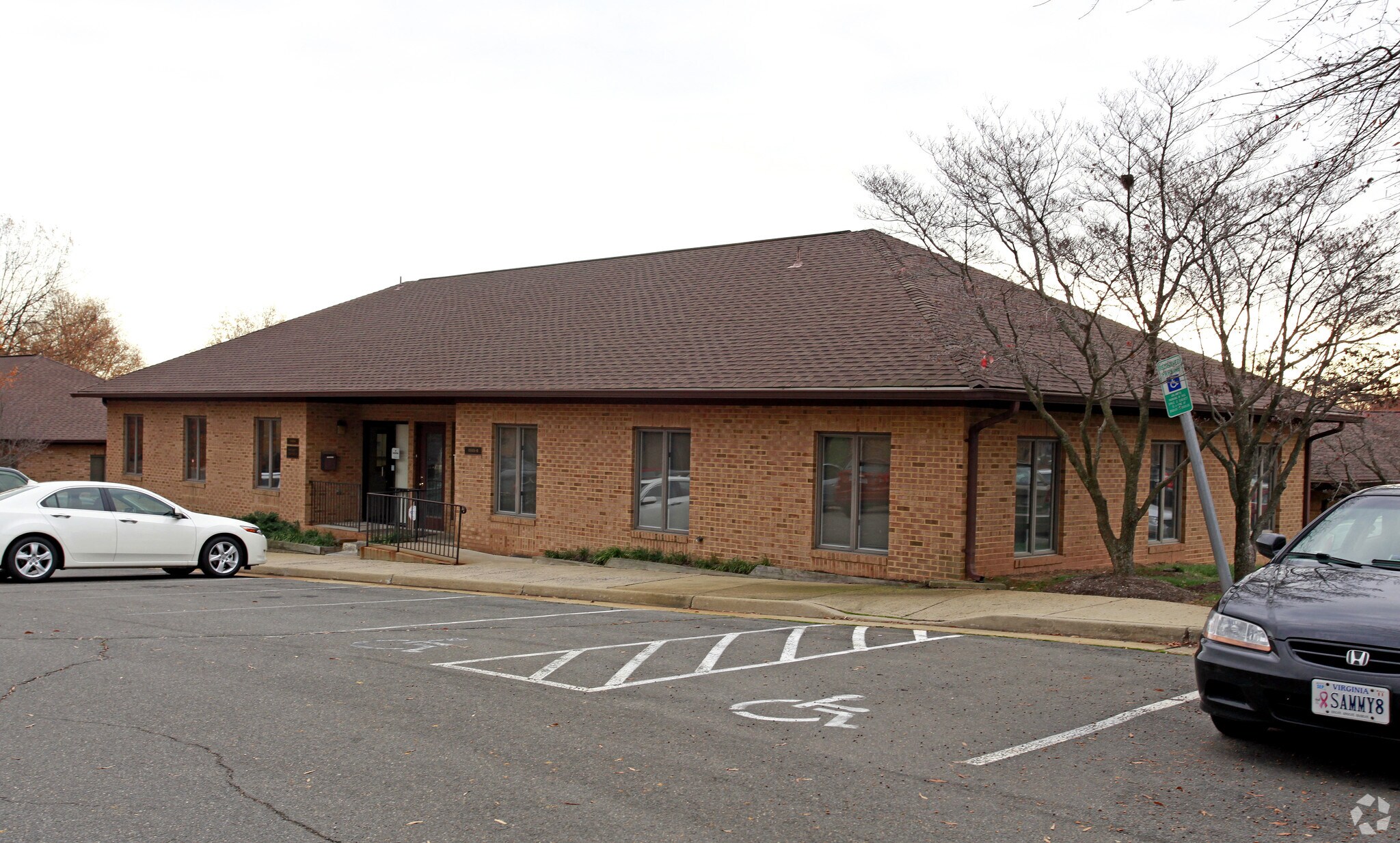 10686 Crestwood Dr, Manassas, VA à vendre Photo du bâtiment- Image 1 de 1