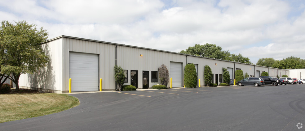 947 Carney Ct, Antioch, IL for lease - Building Photo - Image 2 of 97