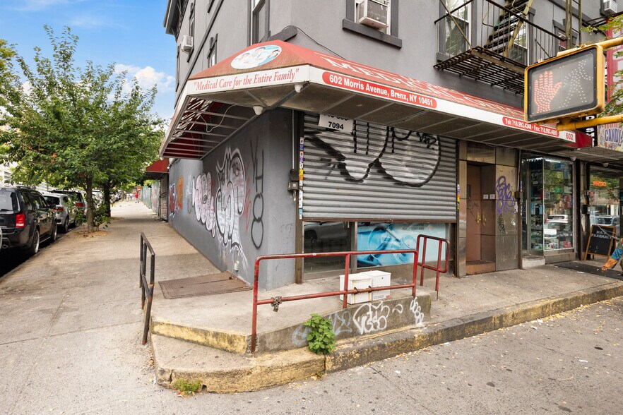 600-602 Morris Ave, Bronx, NY à louer - Photo du bâtiment - Image 2 de 18