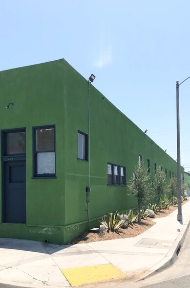 666 Cowles St, Long Beach, CA for lease - Building Photo - Image 2 of 9
