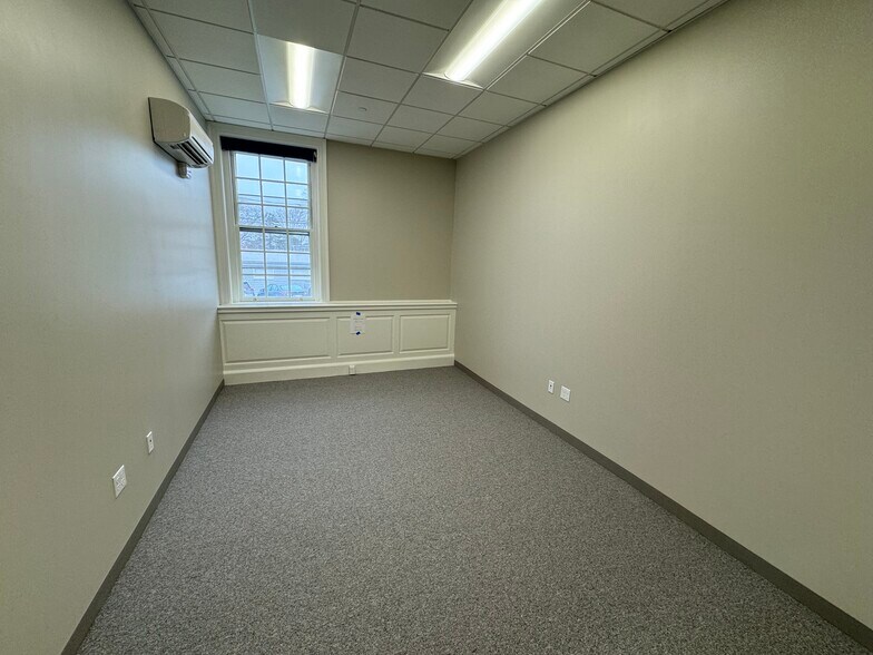 4 North St, Plymouth, MA for lease - Interior Photo - Image 2 of 8