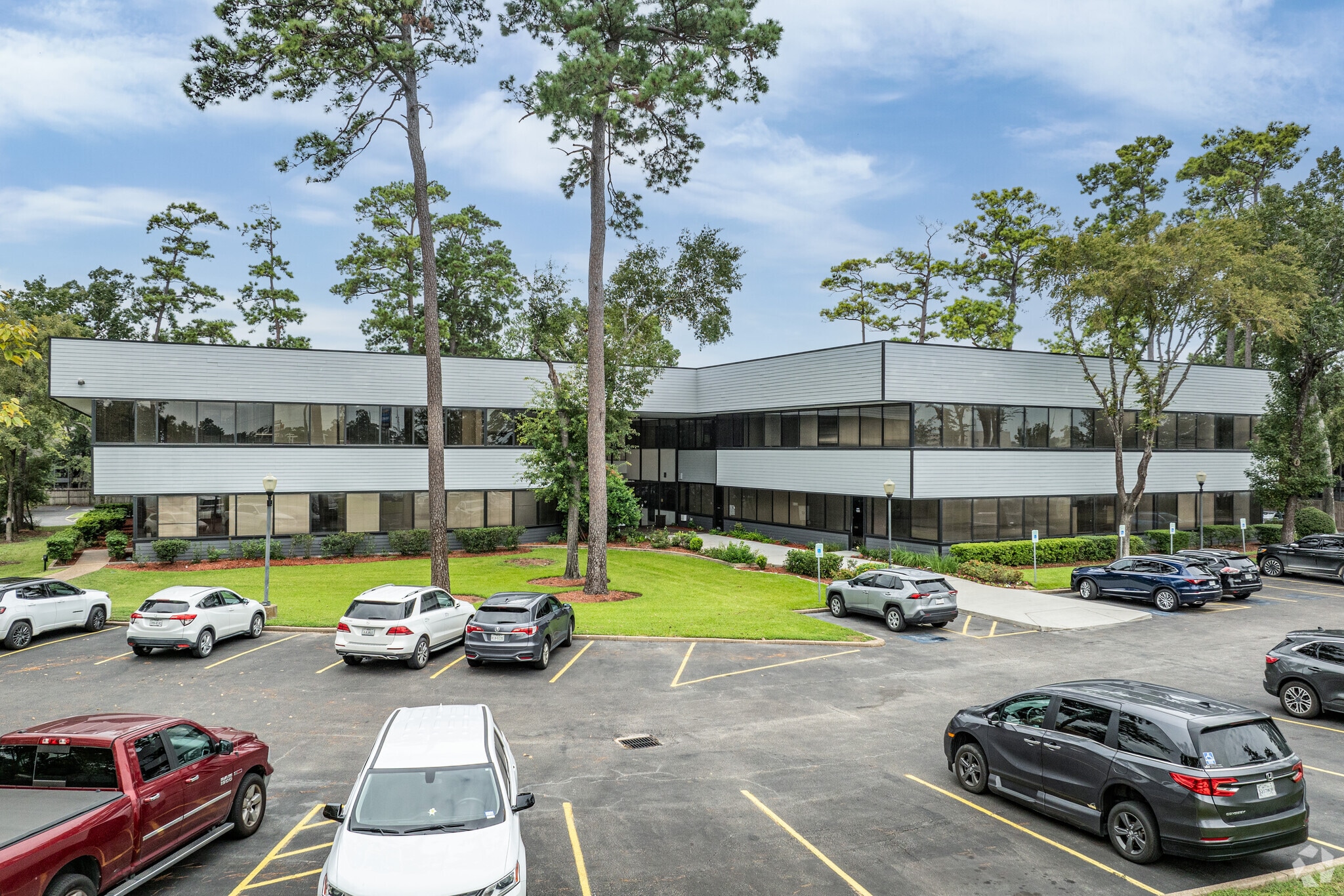 333 N Rivershire Dr, Conroe, TX for lease Building Photo- Image 1 of 7