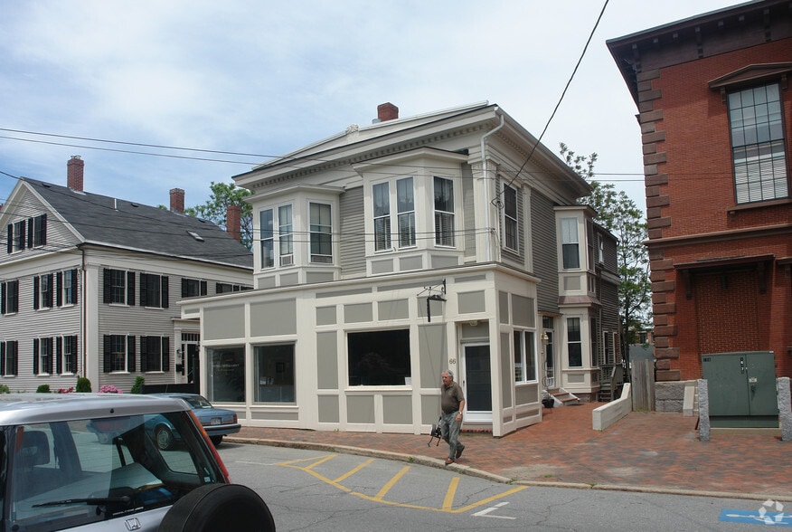 66-68 Pleasant St, Newburyport, MA for lease - Building Photo - Image 2 of 9