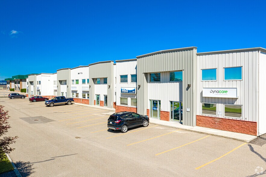 6610 71 St, Red Deer, AB à louer - Photo du bâtiment - Image 2 de 2