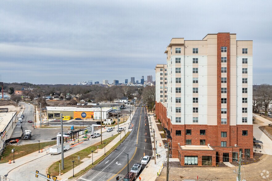 1184 Hank Aaron Dr, Atlanta, GA à louer - Photo du bâtiment - Image 3 de 11