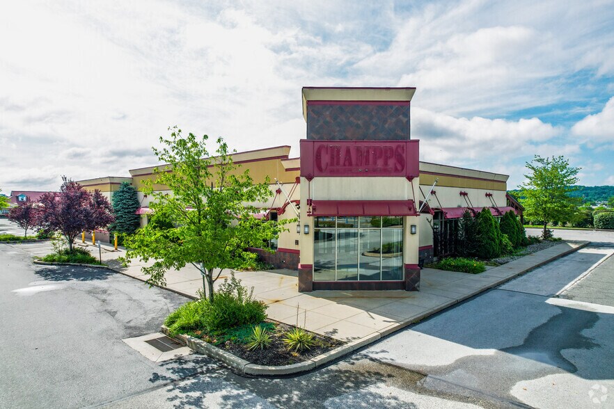 301 Goddard Blvd, King Of Prussia, PA à louer - Photo du bâtiment - Image 2 de 3