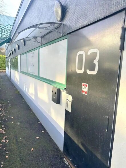 Flex dans Taverny à louer - Photo du bâtiment - Image 1 de 8