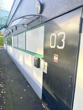 Plus de détails pour Local d'activités à louer