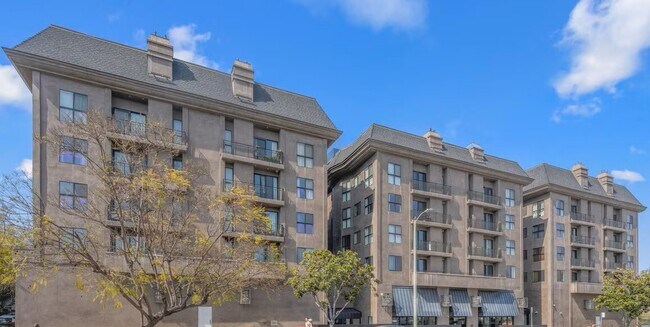 More details for 8811 Burton Way, Los Angeles, CA - Multifamily for Sale