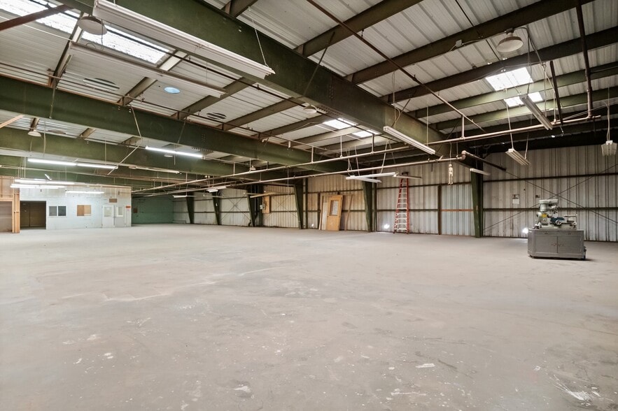 2025-2035 Newcomb Ave, San Francisco, CA for lease - Building Photo - Image 2 of 6