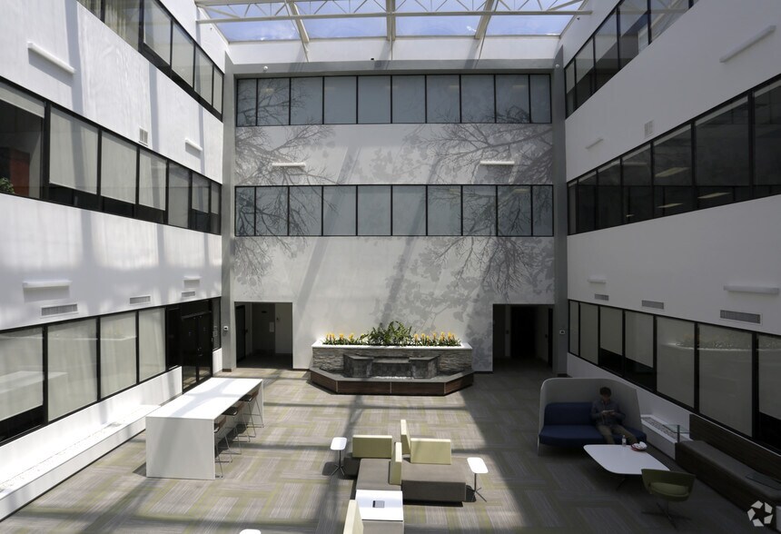 4 Sentry Pky E, Blue Bell, PA for lease - Interior Photo - Image 3 of 6